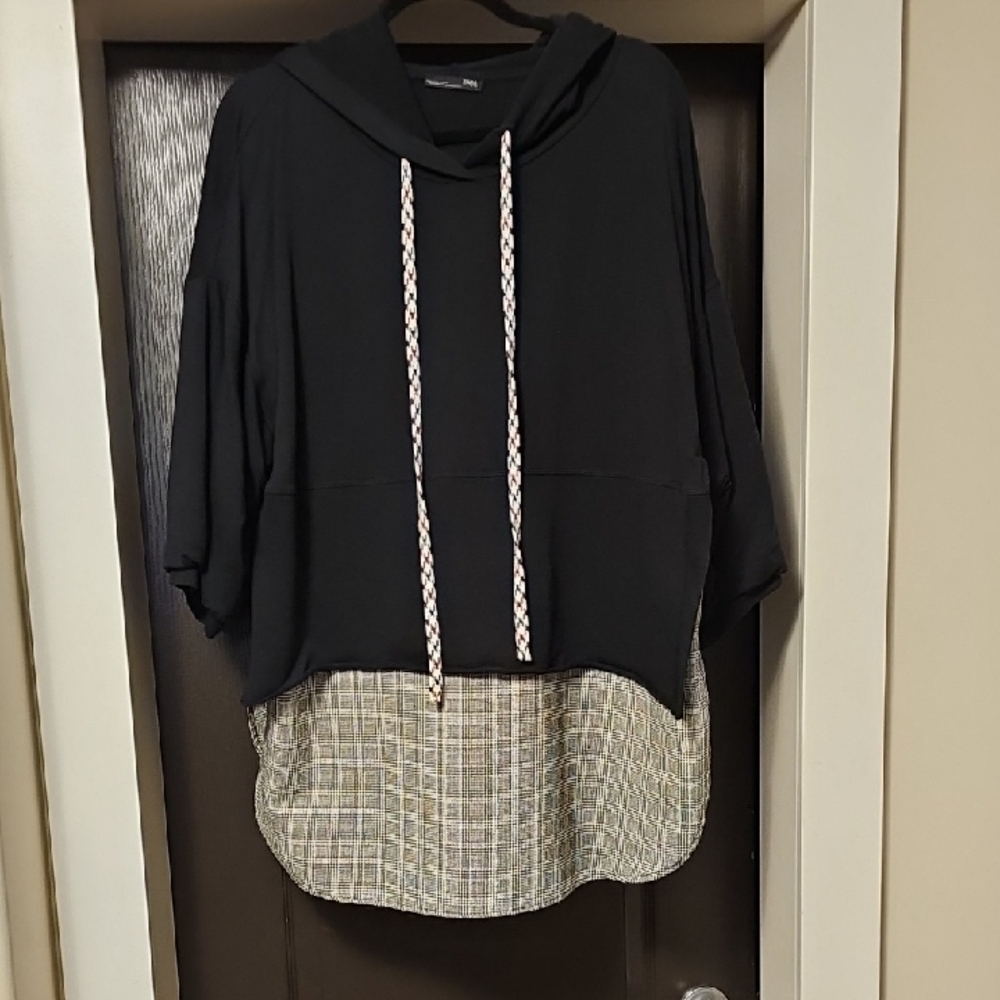 ZARA Black and Tan Plaid Hoodie